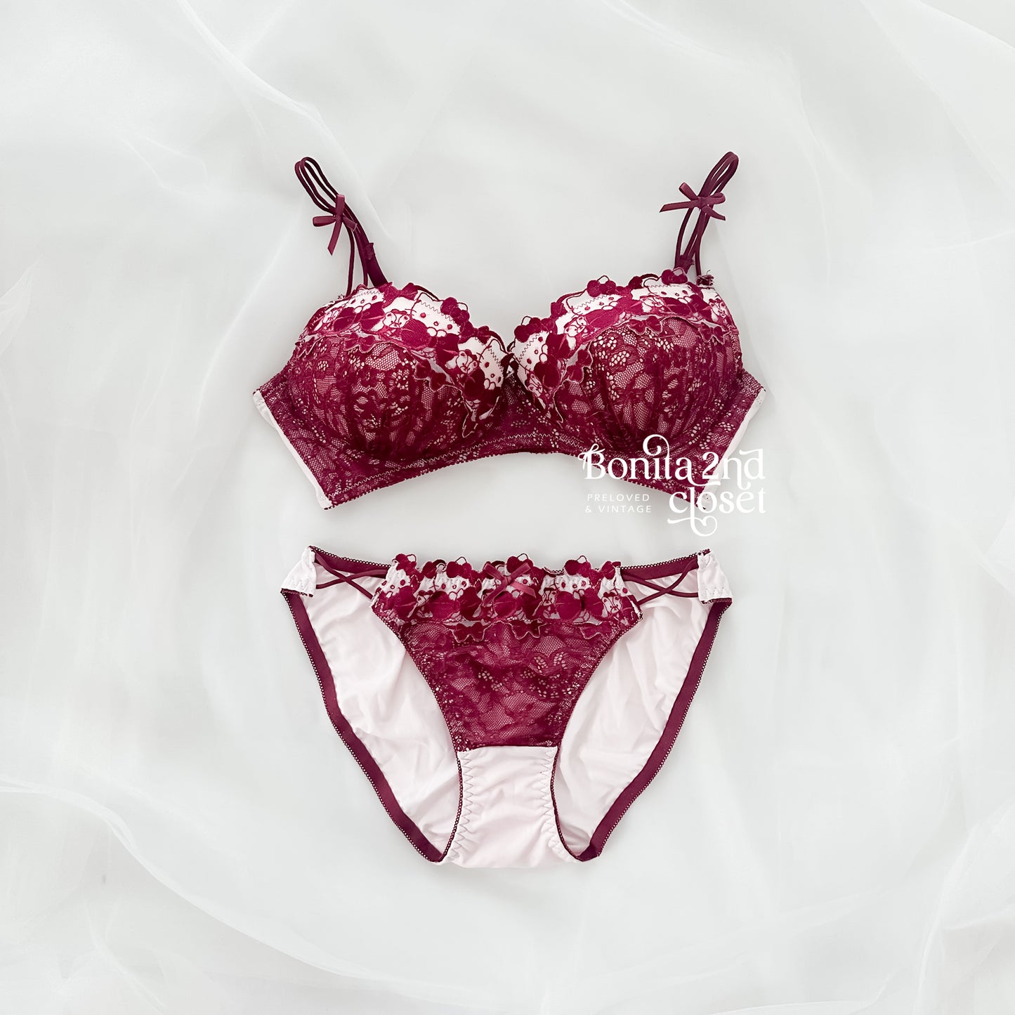 Hello Kitty cherry lace bra set