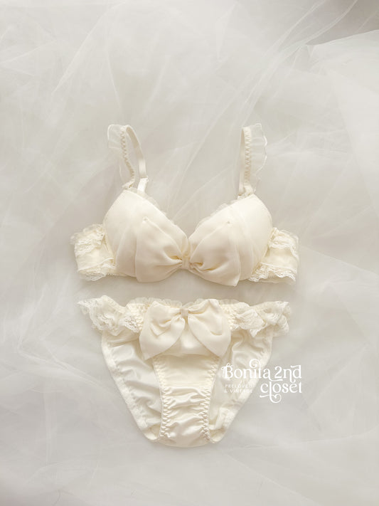 Creamy Lace Bra Set