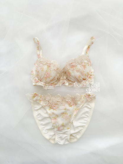 Vanilla Petals Bra Set 30A
