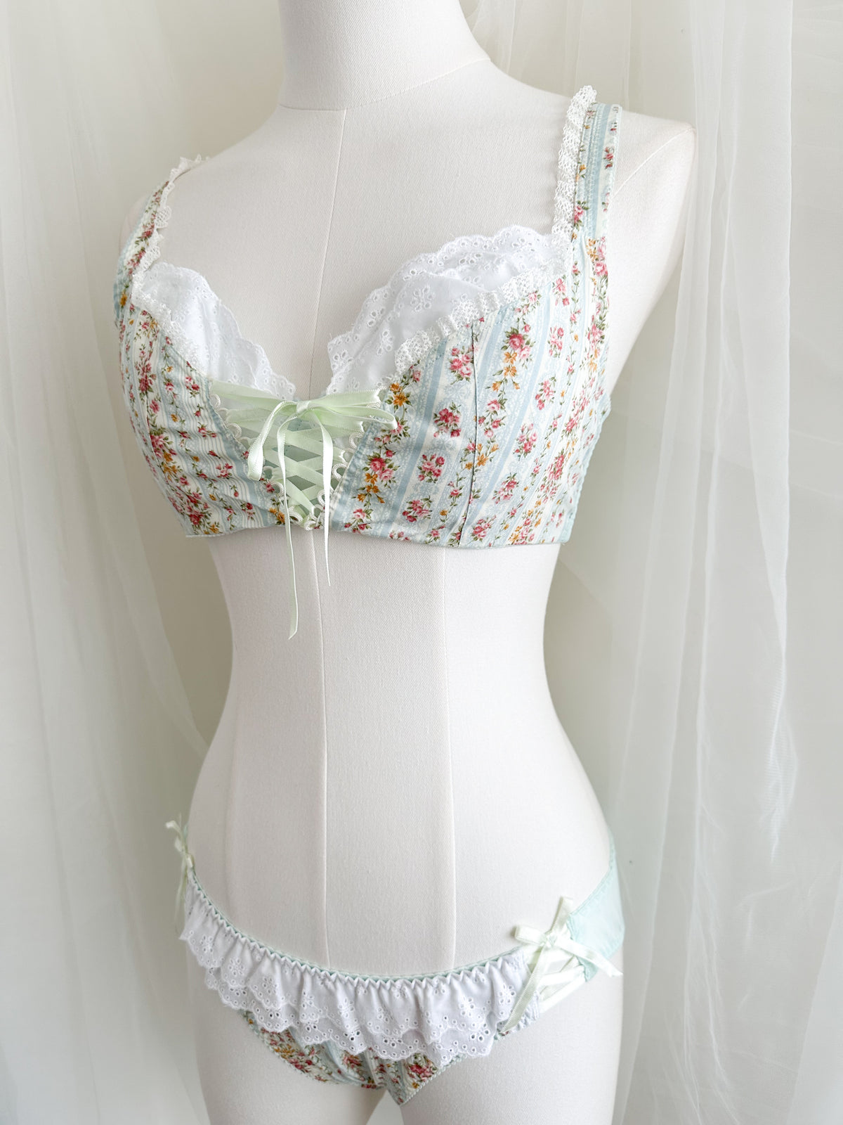 Rosalie Lace-Up Bra Set 34D