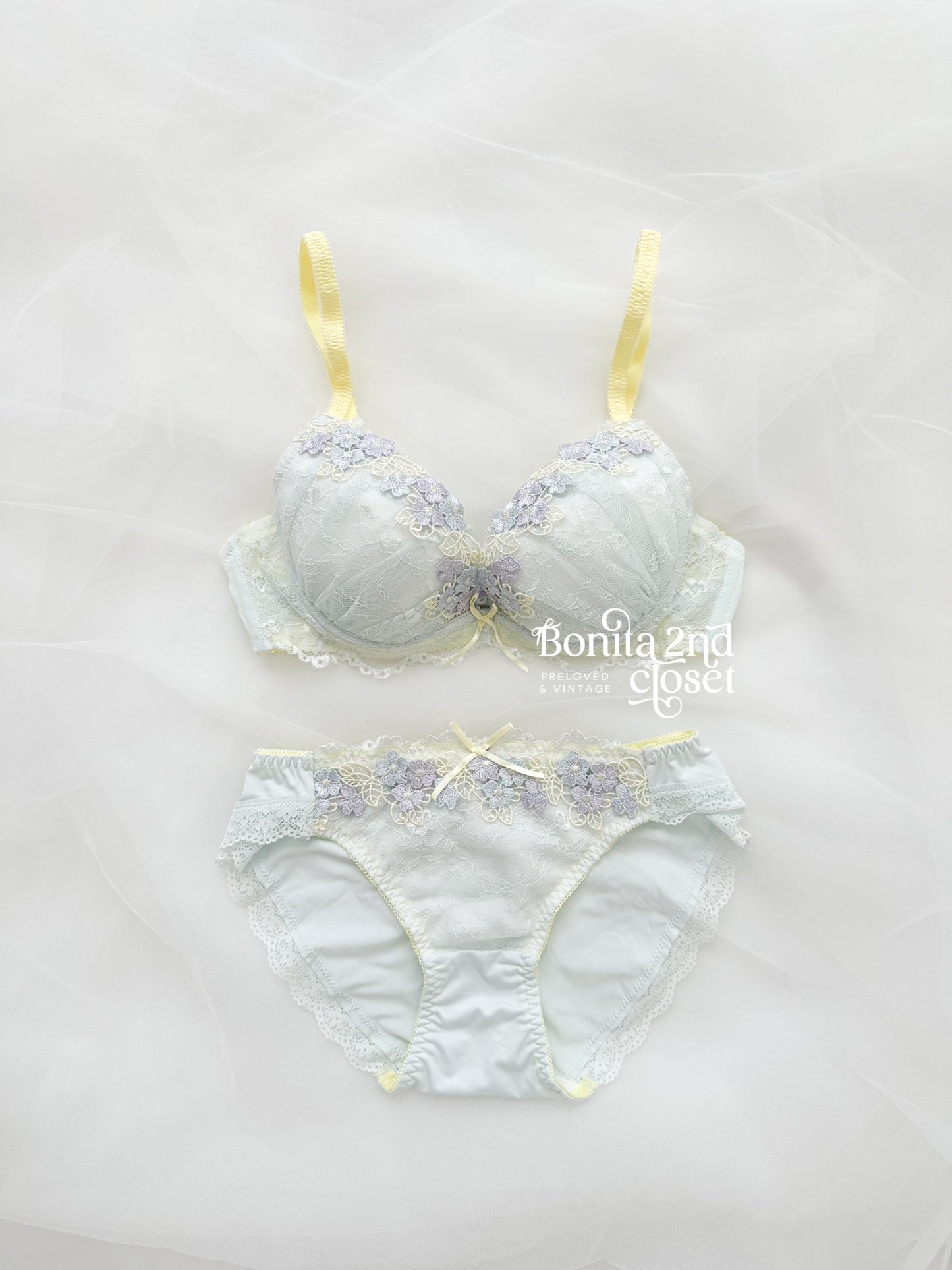 Lilac Sky Lace Bra Set