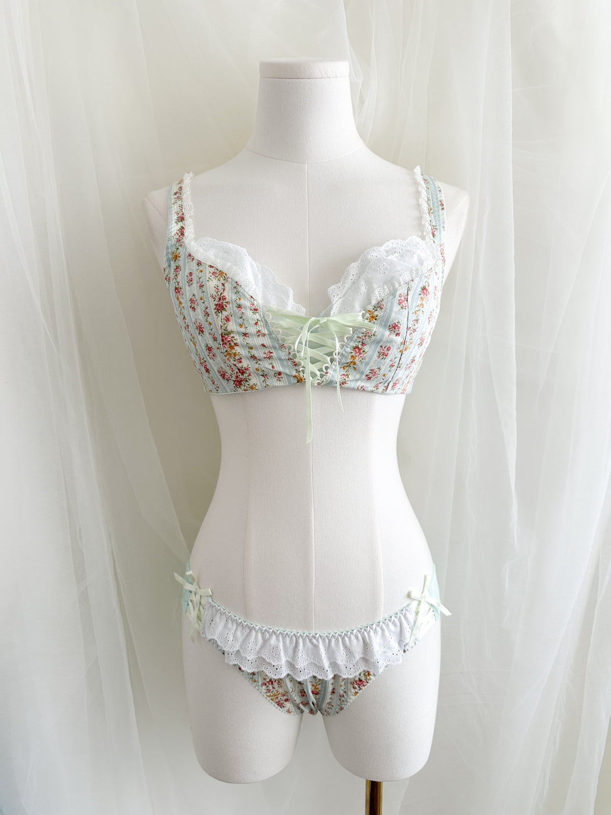 Rosalie Lace-Up Bra Set 34D