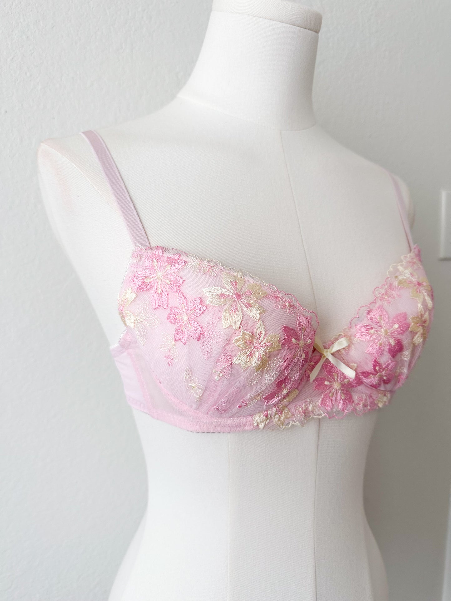 Sakura Embroidery Lace Bra 32B