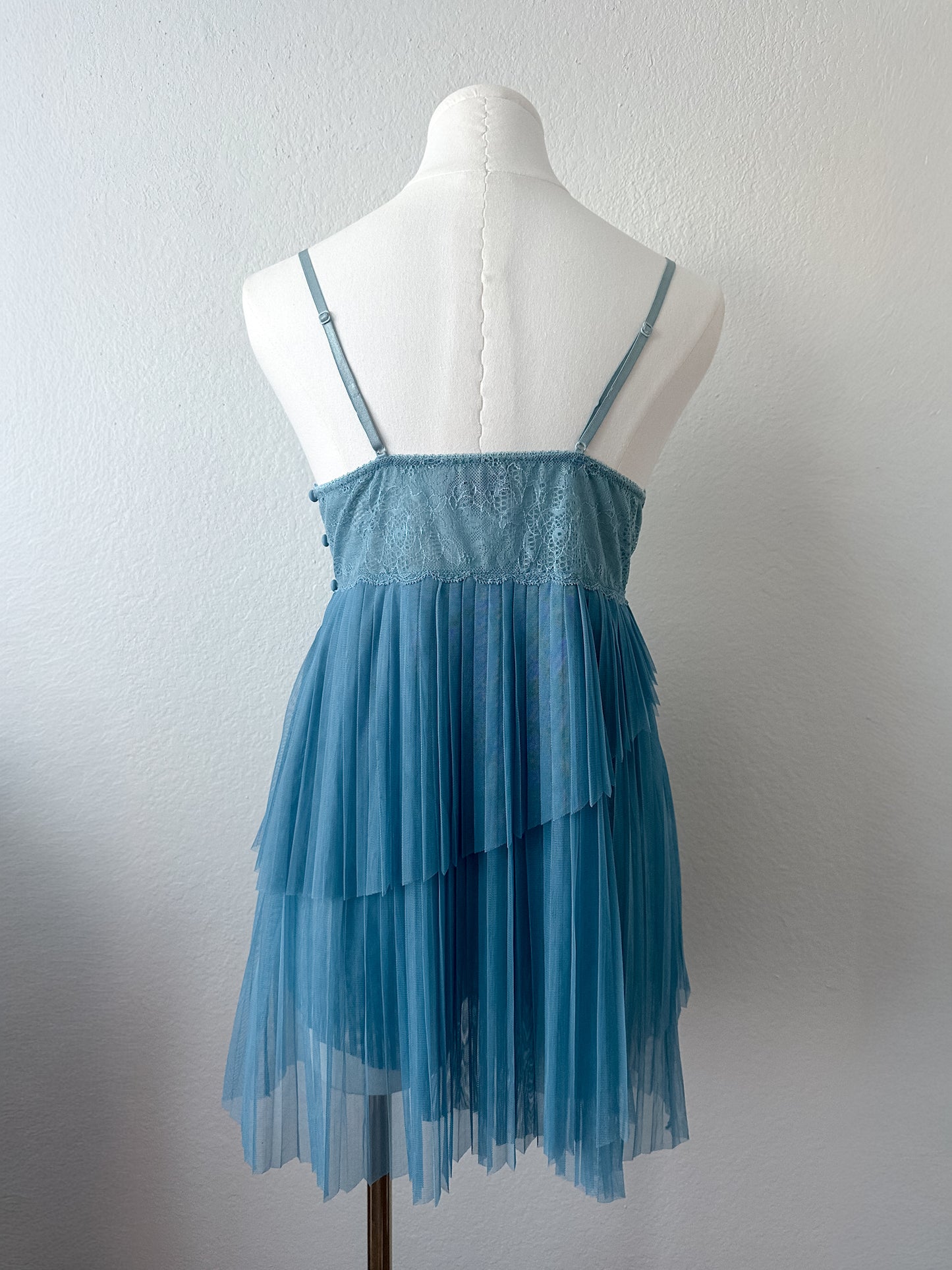 Eblin Siren Pleated Slip