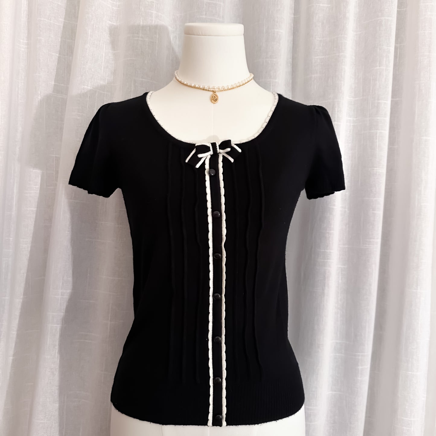 Japanese Black n White Bow Top