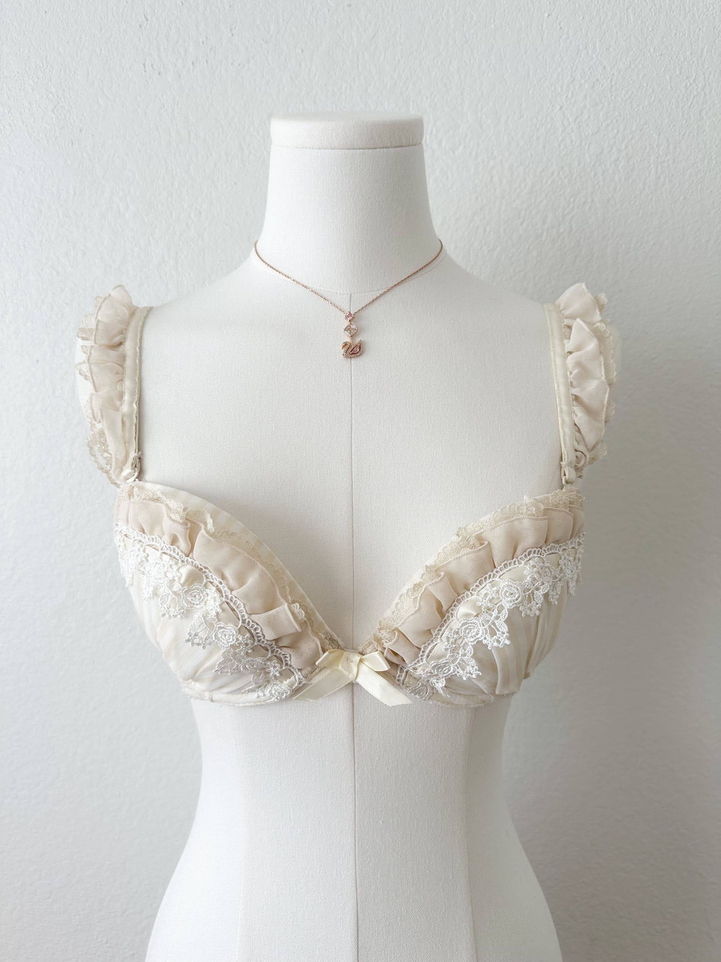 Angel Rosette Bra 32C