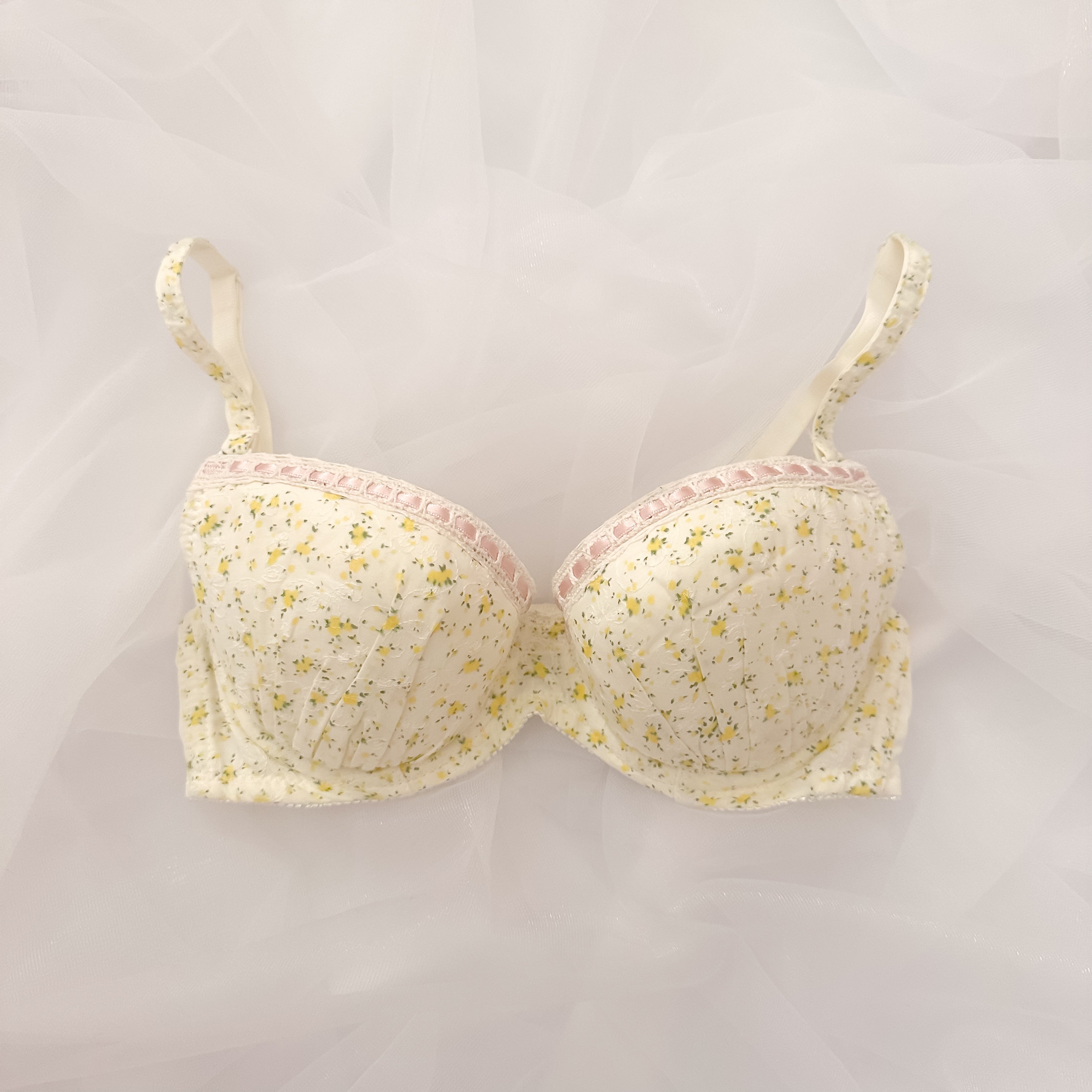 Japanese Cottage Yellow Floral Pattern Bra 30C – Bonita 2nd Closet